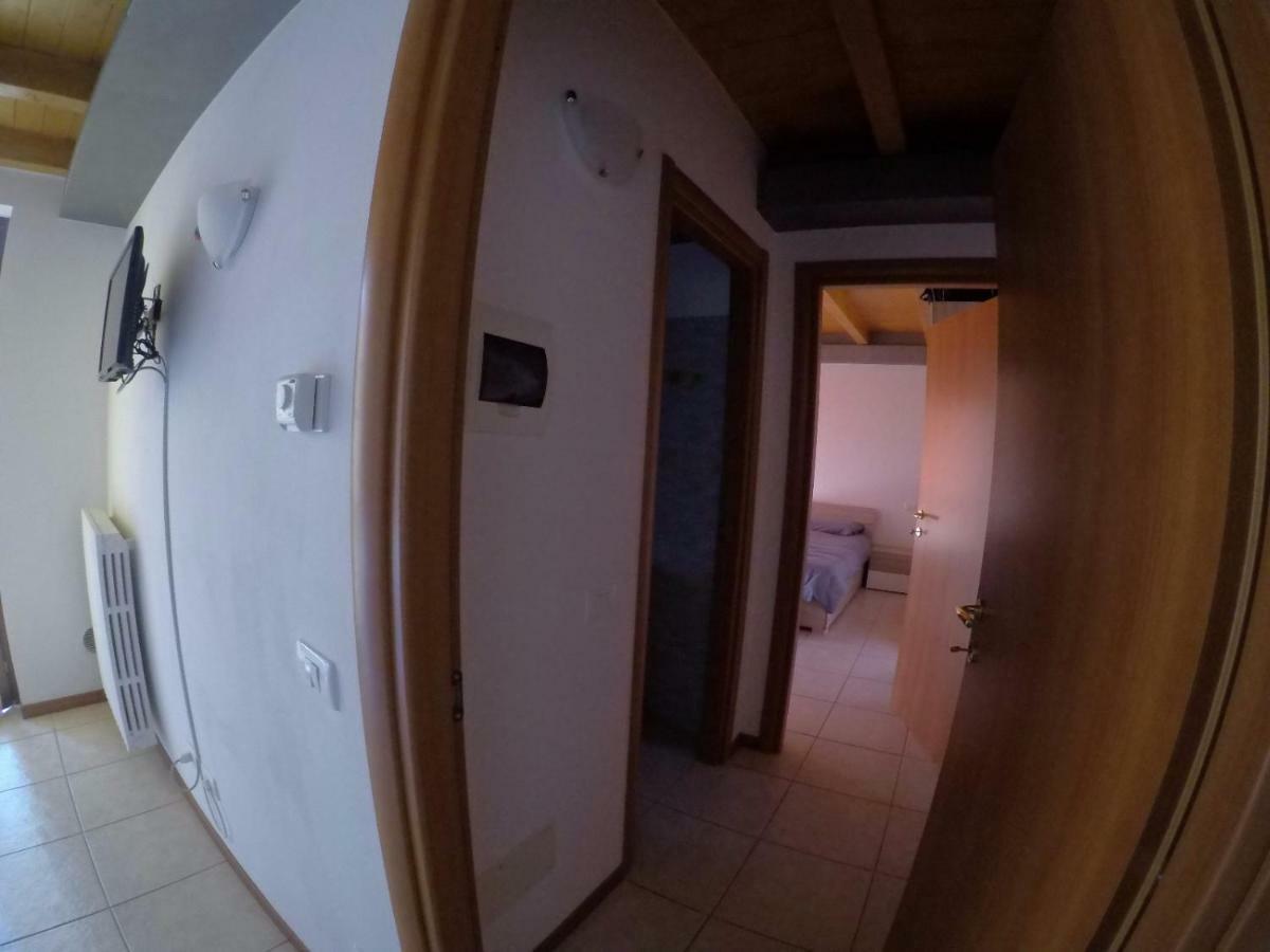Veronica'S House Apartment Valeggio sul Mincio Luaran gambar
